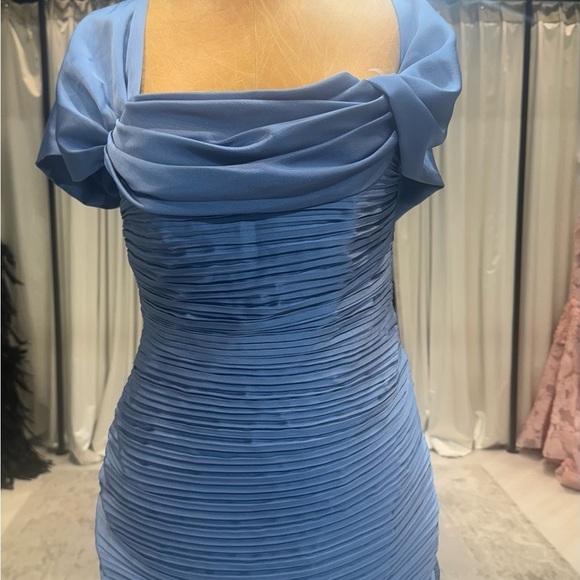 Baby blue bandage ruffled evening gown - Picture 7 of 8